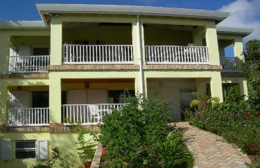Front of Luna Vista